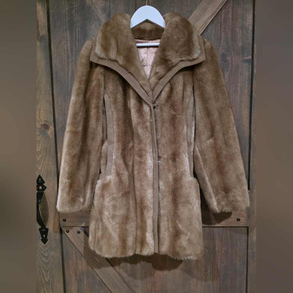 1960s Grandella II by Sportowne Faux Fur Coat Size 6